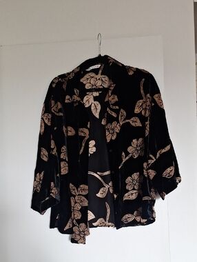 Zara Black Velvet Floral Kimono Jacket with Beige Flower Print